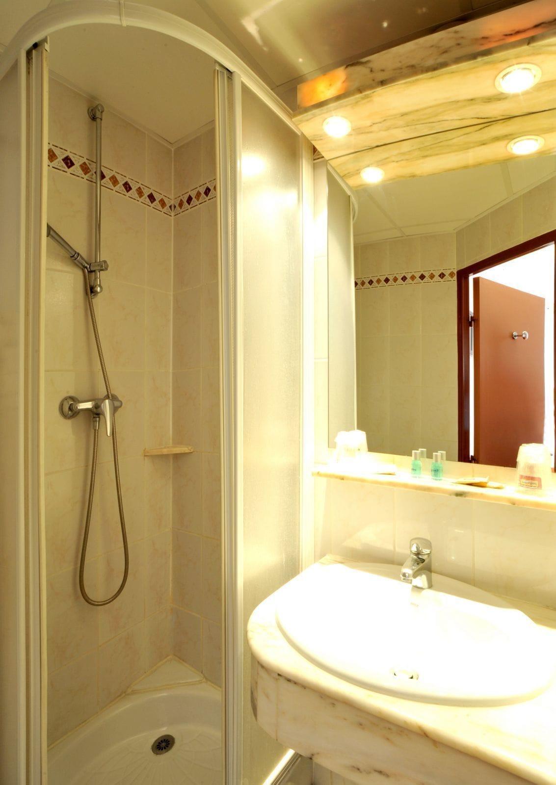 Brit Hotel Toulon - La Valette Zewnętrze zdjęcie